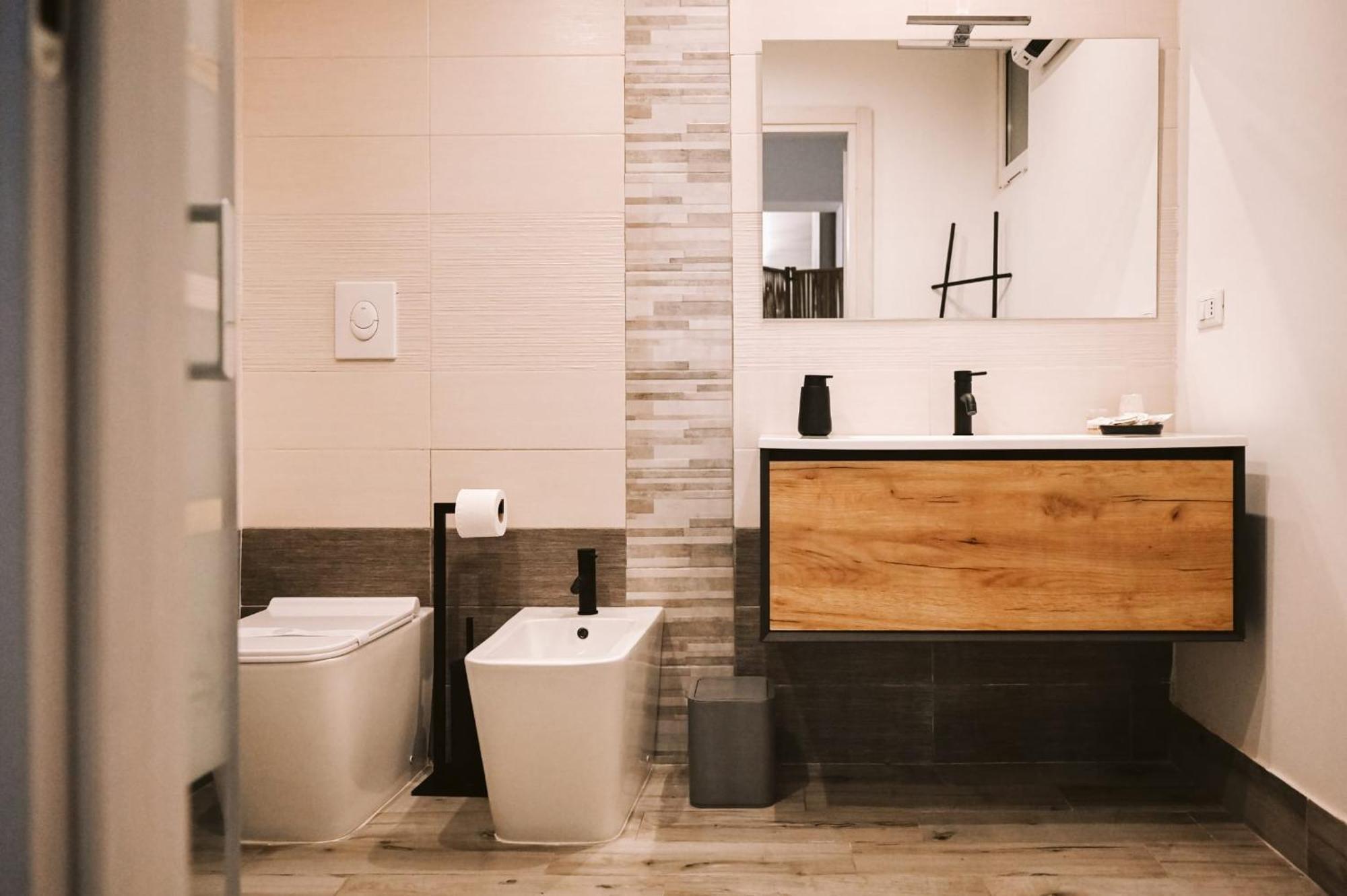 "Il Vecchio Salone" Appartamento In Pieno Centro Con Garage Privato Лече Екстериор снимка