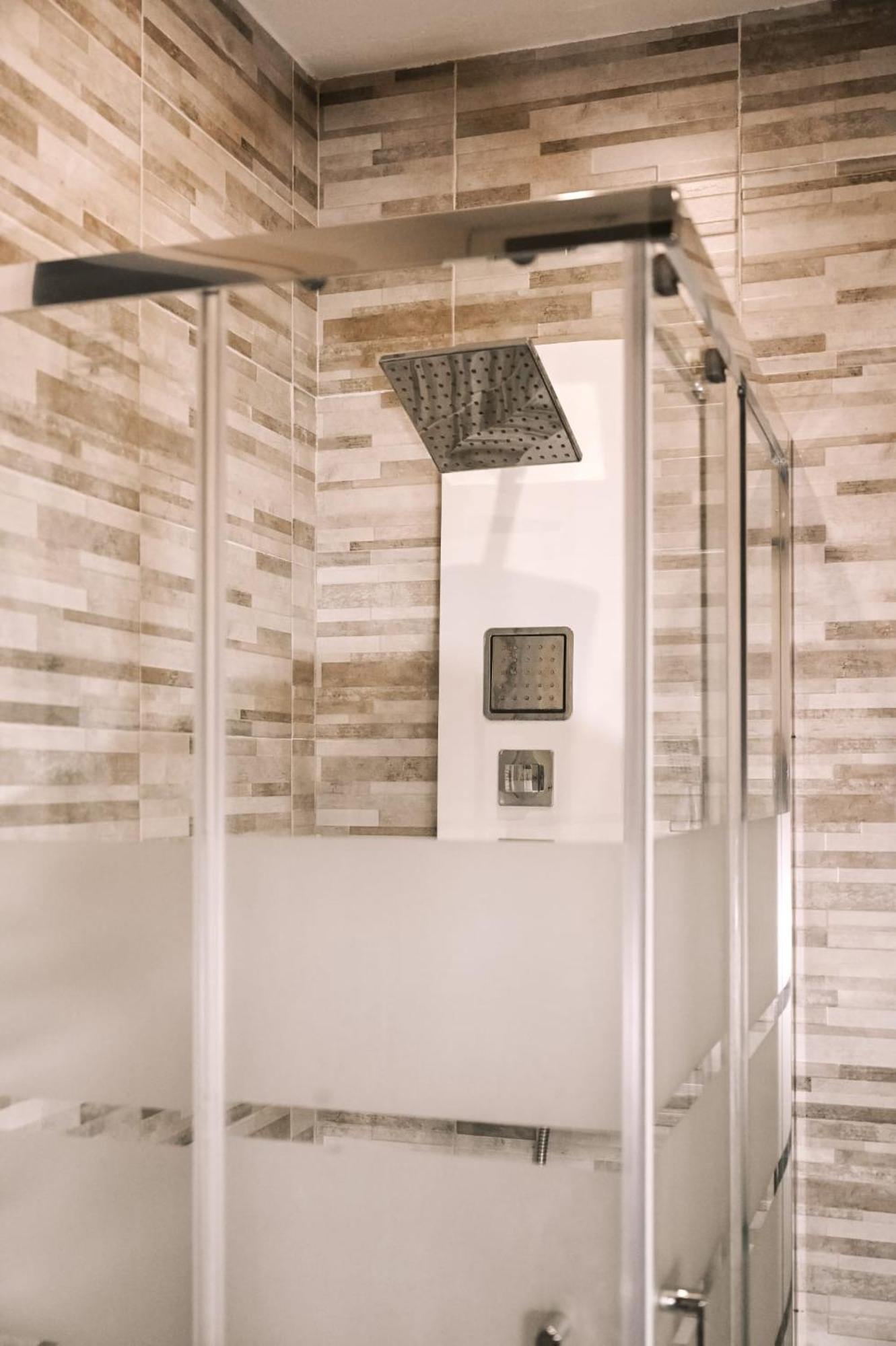 "Il Vecchio Salone" Appartamento In Pieno Centro Con Garage Privato Лече Екстериор снимка